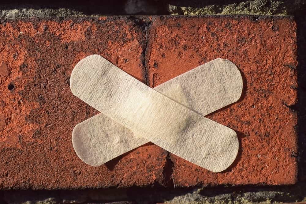 Massa, crolla soffitto di un liceo pedagogico