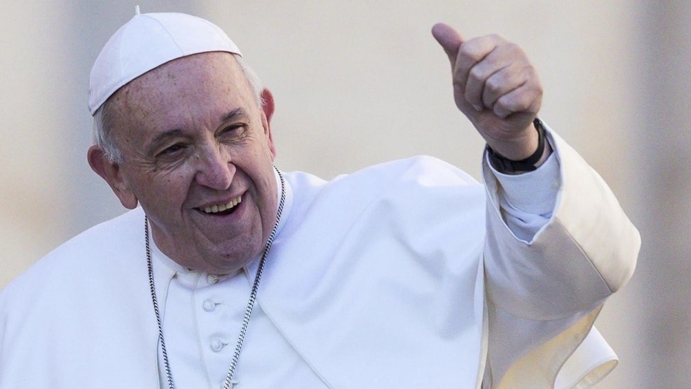 Papa Francesco in difesa dei docenti: "Sono sottopagati, ma svolgono un ruolo cruciale"