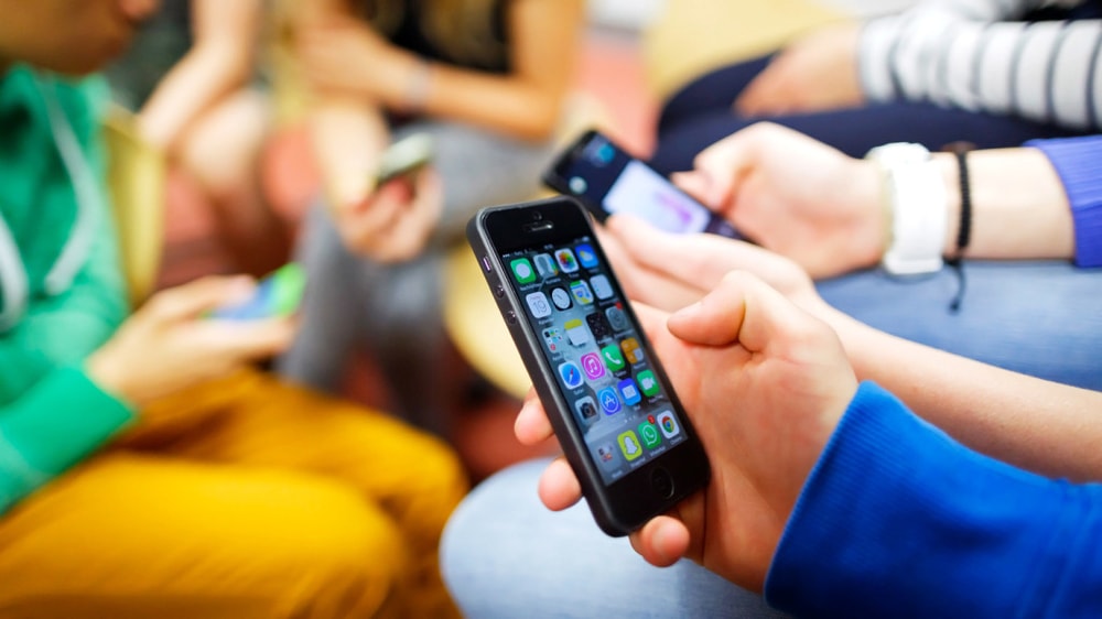 Uso degli smartphone a scuola per fini didattici: sì o no?