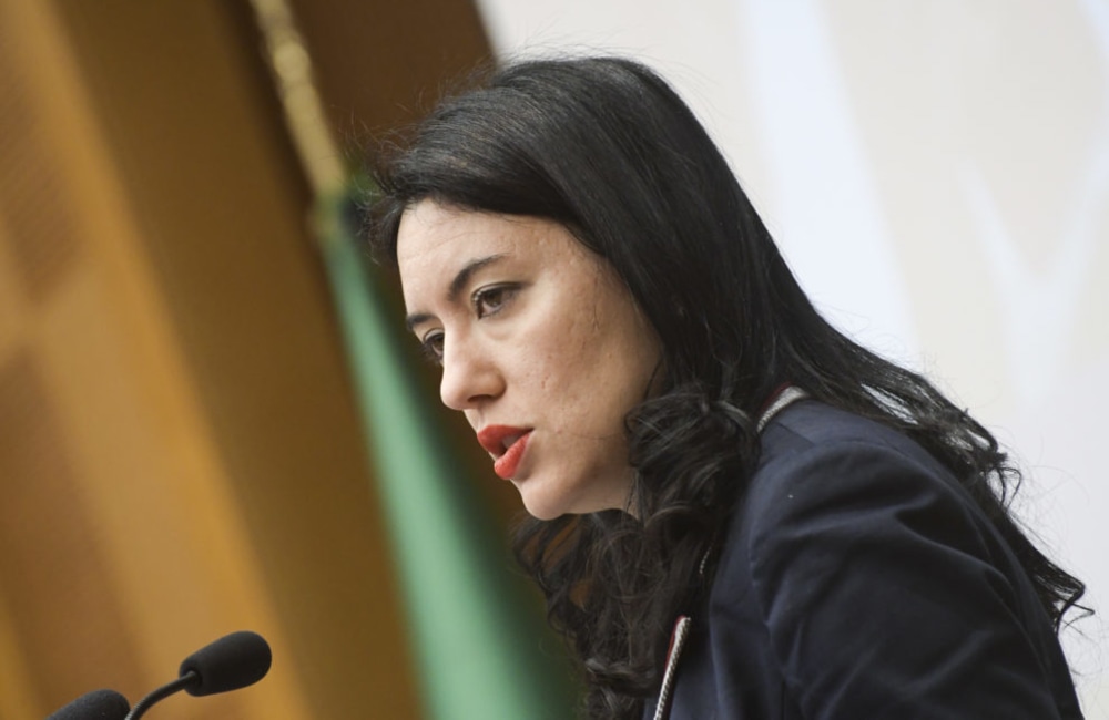 Azzolina, nuovo video della ministra su Facebook per l'emergenza sanitaria