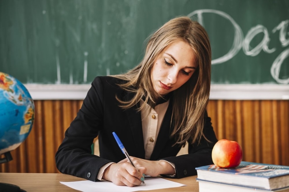 Cattedre mancanti: per settembre ipotesi di supplenze a studenti non laureati