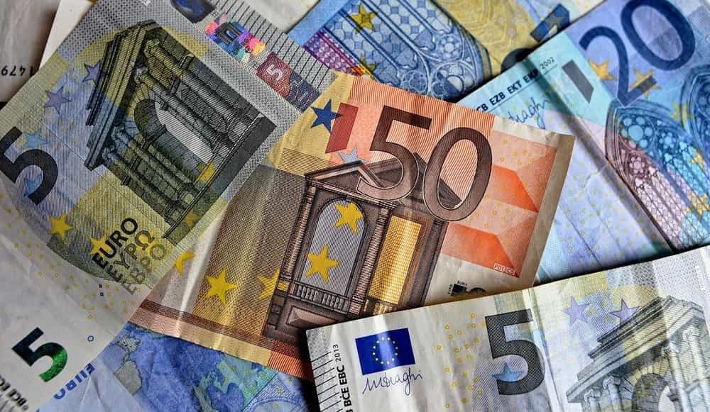 Lavoratori della scuola: bonus 200 euro a luglio 2022 in busta paga