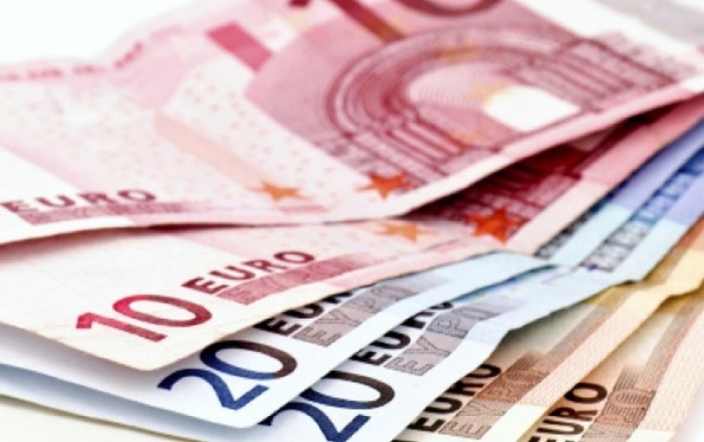 Rinnovo contratto docenti, la richiesta sindacale è 300 Euro ma il Governo elargirà molto meno